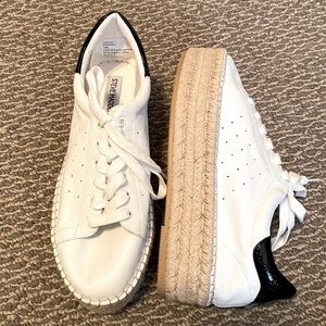 NEW W/O TAGS: Steve Madden platform sneakers